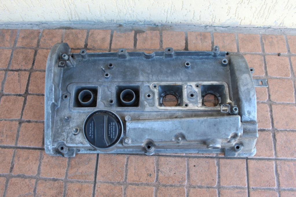 Купити Кришка клапанів audi a4 b5 1.8 06b103475e