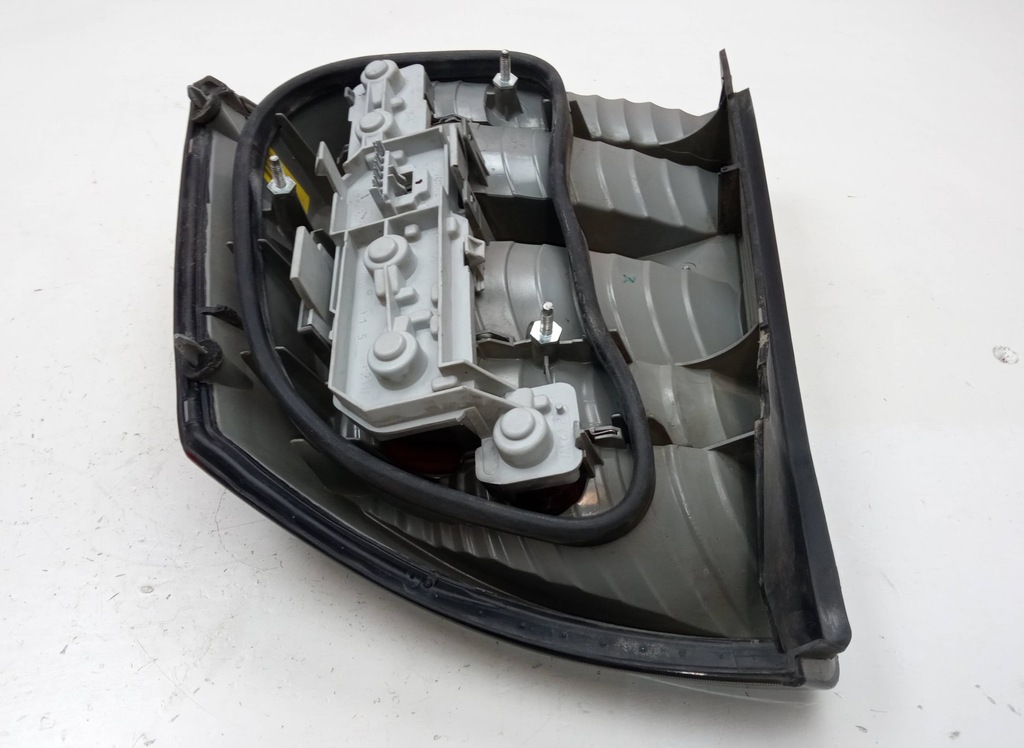 фото №11, Лампа ліва задня opel vectra-c