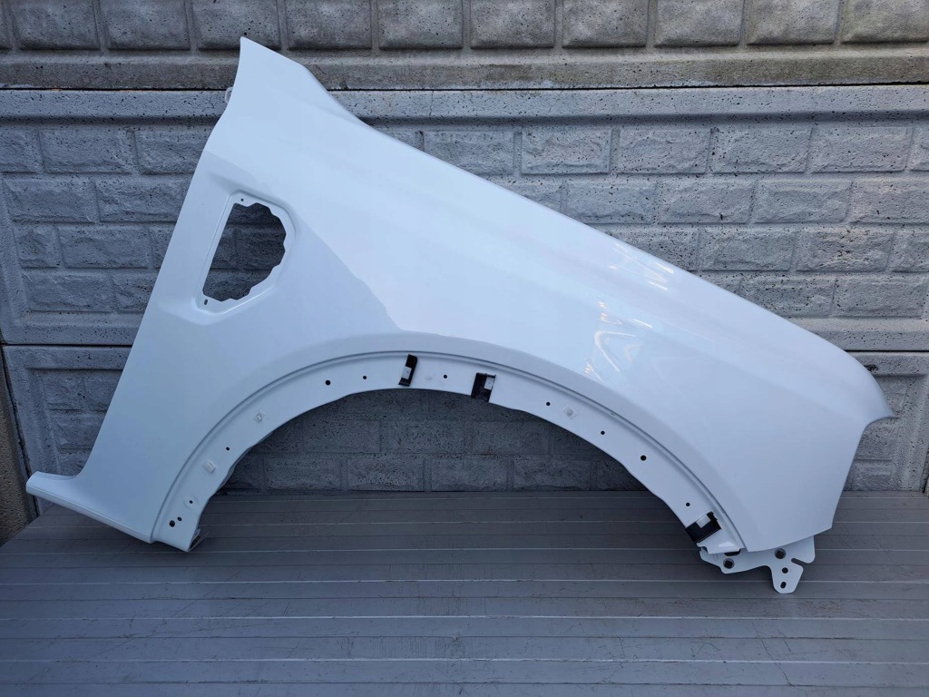 Купити Ford ranger everest крила праві передній оригінал