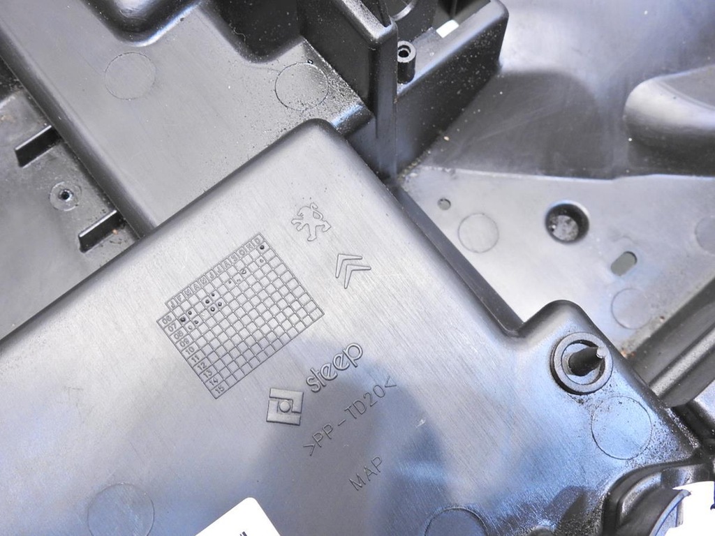 фото №7, Корпус коробка предохранителей c5 iii 2.2 hdi