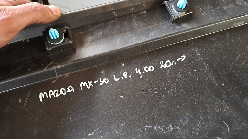 фото №5, M2 молдинг дверь левая перед mazda mx30 dn4e-51rb1