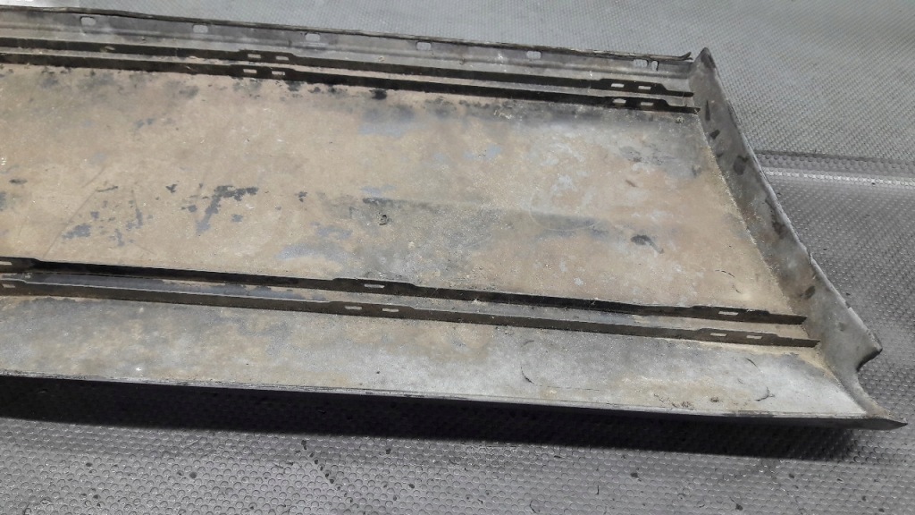 1246903740 молдинг крыла левый задний  mercedes w124 Доставка