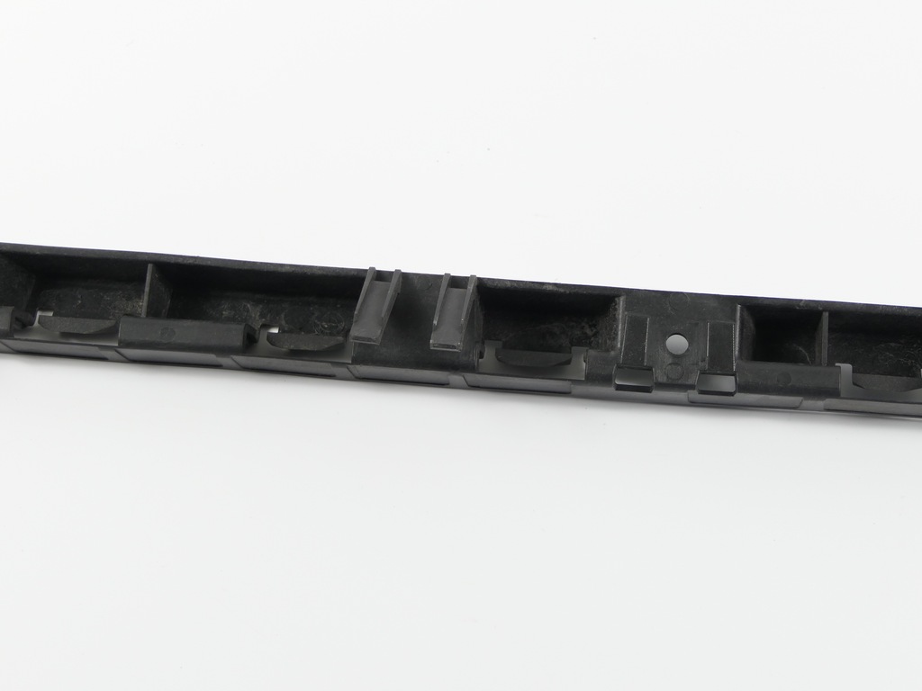 фото №9, Направляющая бампера задний задняя правый правая bmw 7 e65 01-08r. 5 дверь