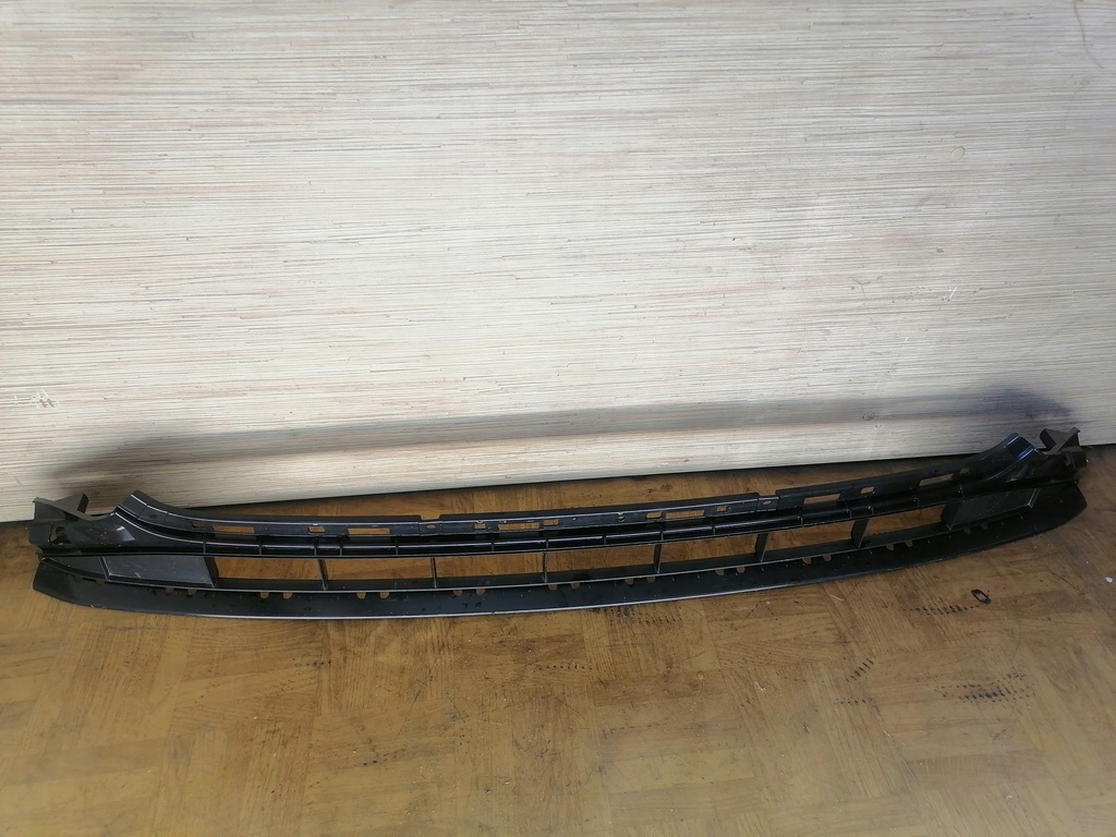 фото №1, Решётка средняя перед оригинал audi a7 4k8807683