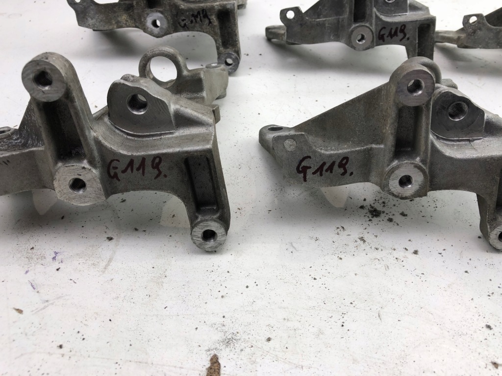 Кронштейн кронштейн генератора fiesta mk7 Киев