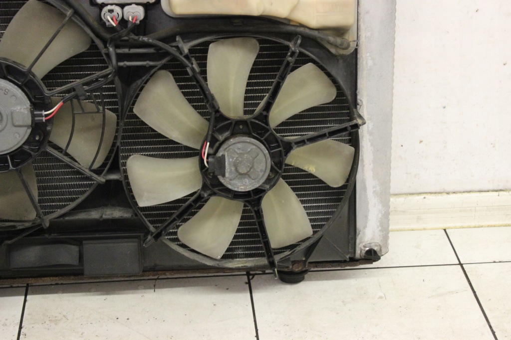 Радиатор воды вентиляторы lexus rx 2 2003r- 3.0b в Украине