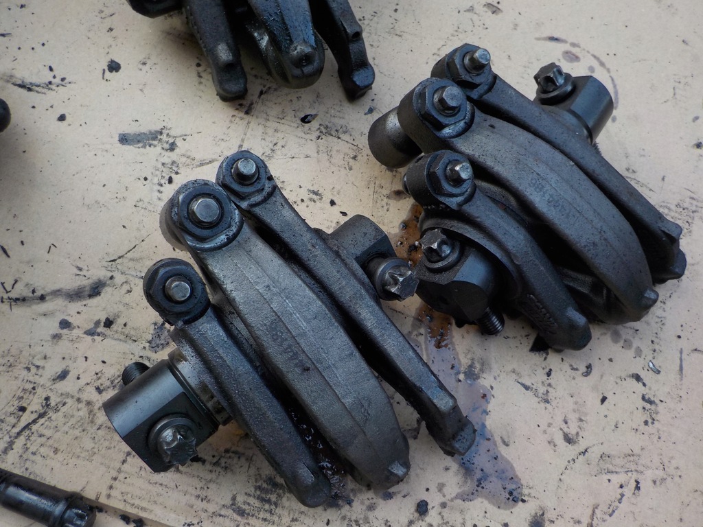 фото №1, Scania v8 коромысло клапанные