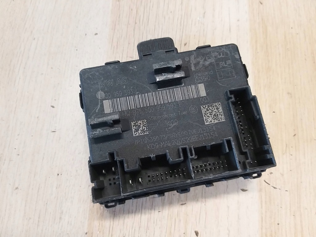 фото №1, Volkswagen golf viii 2022 задняя сторона правая блок управления / модуль дверь