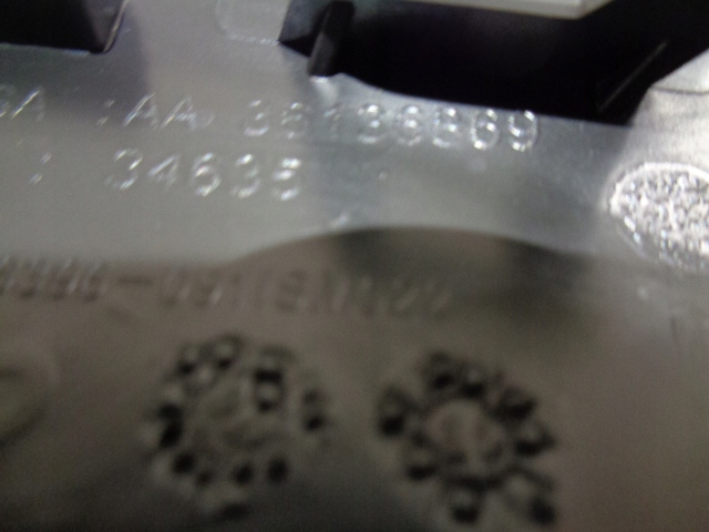 фото №13, Peugeot 308 t9 решётка кронштейн противотуманной фары комплект