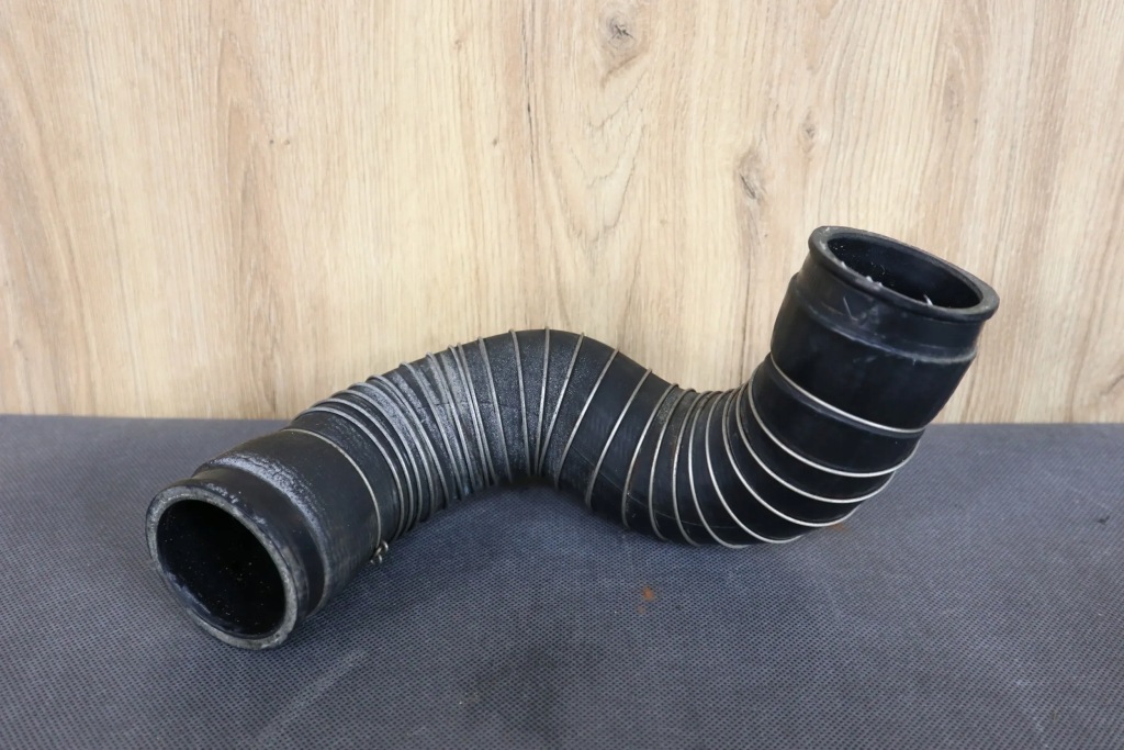 Mercedes slk r170 рестайлинг  шланг труба воздуха интеркулер 2.3 k 1705280182 Доставка