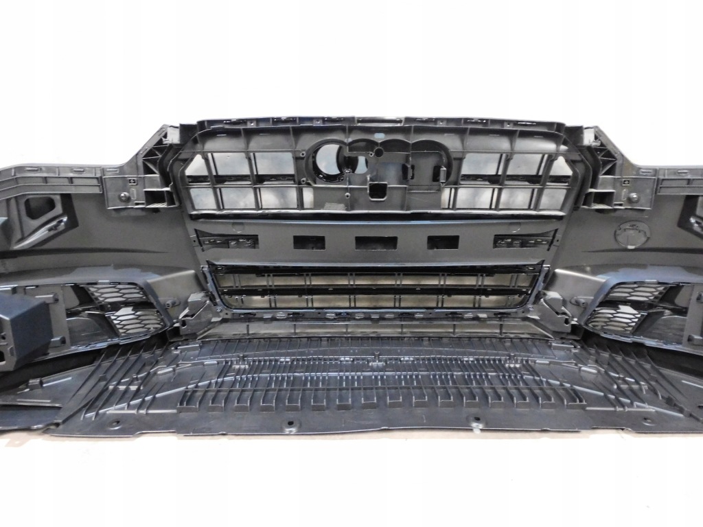 Audi a6 c7 4g рестайлинг  s line competition бампер перед решётка радиатора пол черный Оригинал