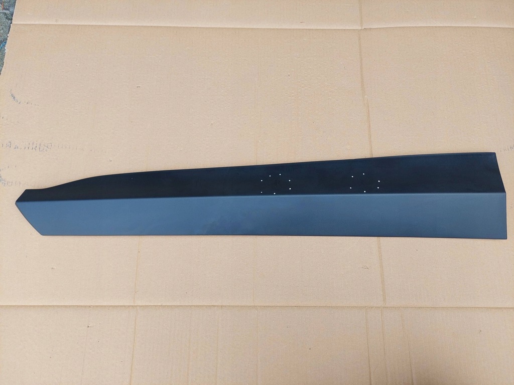 фото №1, Toyota yaris cross 20- молдинг защита дверь левый перед 75074-k2010