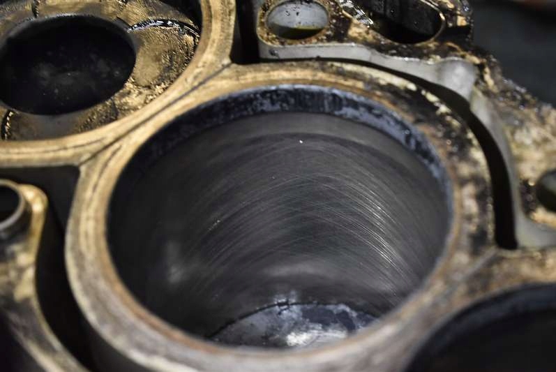 фото №14, Блок dół двигателя wał 30777889 volvo xc90 1 i 2.4 d5 185 km 02-06