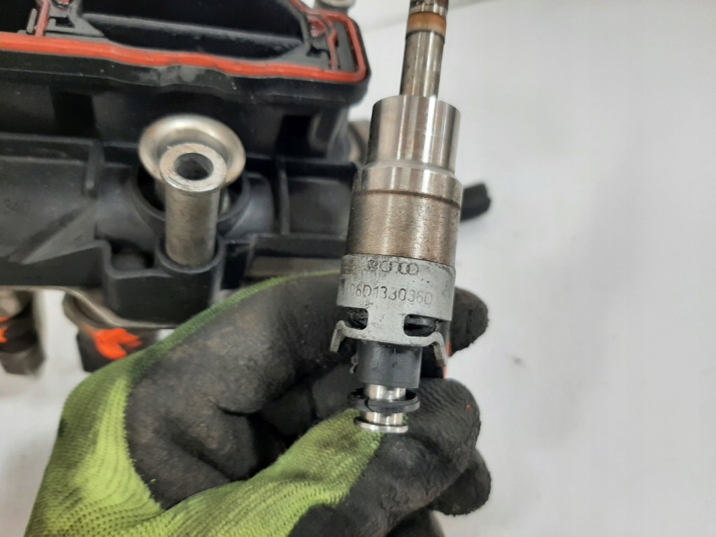 Seat altea 2.0fsi 06r молдинг впрыскная регулятор крышка 06d133340 06d133209t Доставка