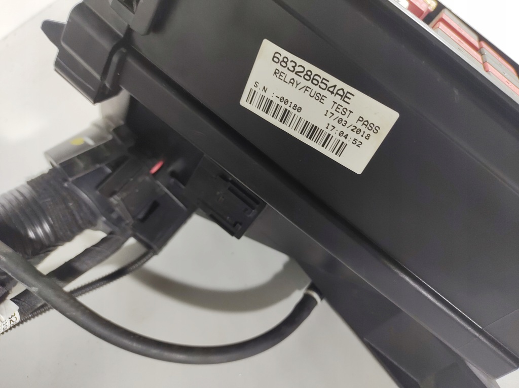 фото №9, Jeep compass 1.4 17r- коробка предохранителей 68328654ae