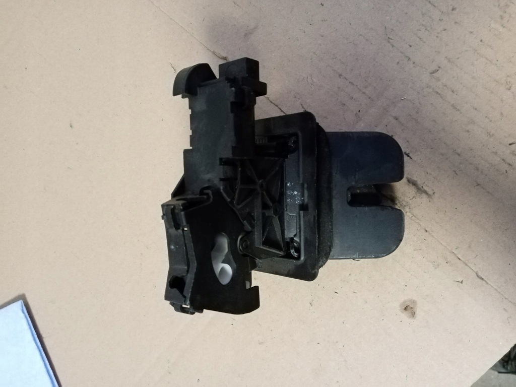 фото №6, Замок кришки багажника audi a3 8p 8p4827505c