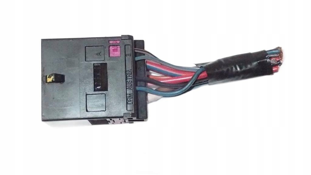 фото №7, Колодка з'єднувач штекер czarna audi 8e0972575