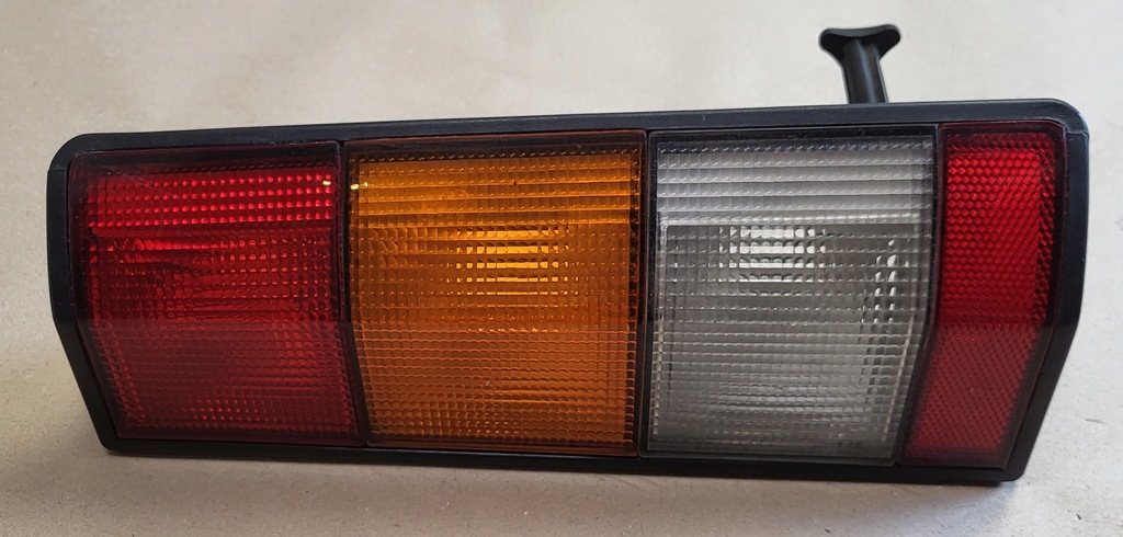 фото №4, Лампа права задня комплектна вкладиш renault rapid seima europa