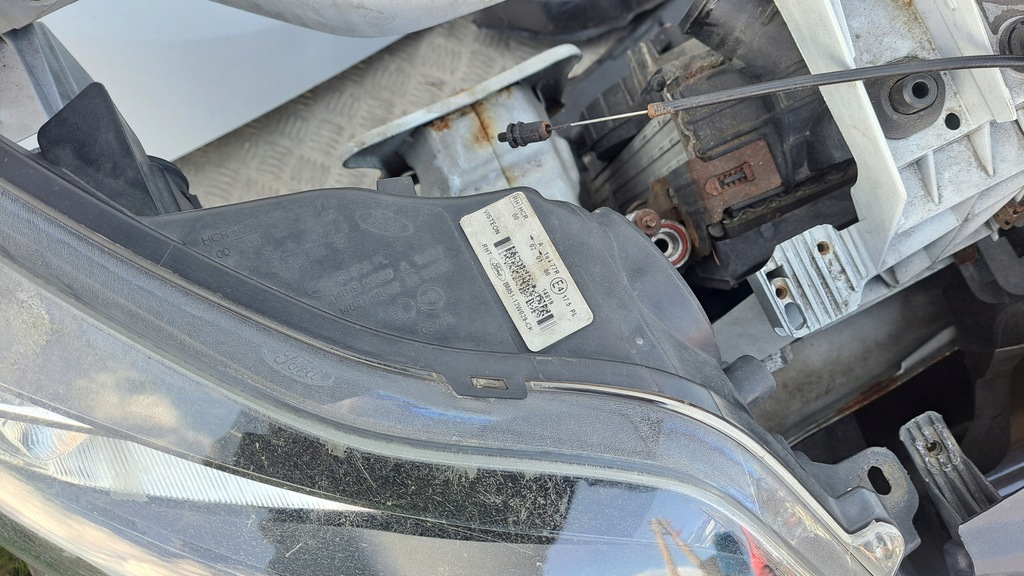 фото №11, Ford focus mk3 kompletny перед капот лампы бампер крылья 5b