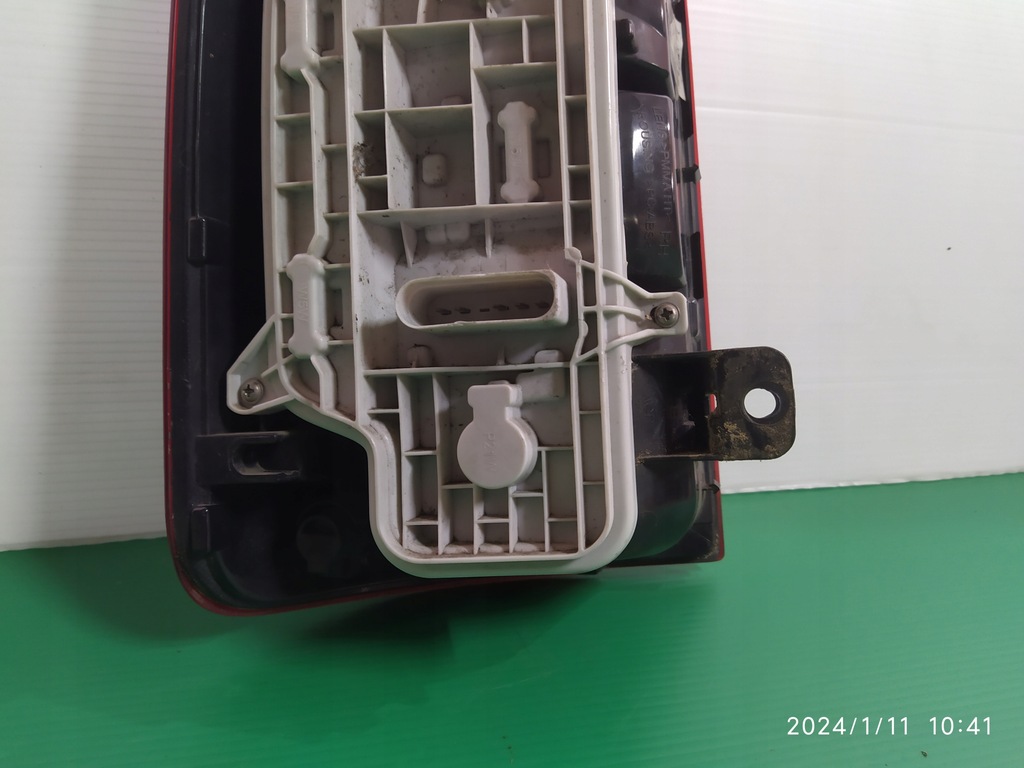 фото №13, Лампа правый задняя vw caddy 2k5 lift 2k1945096