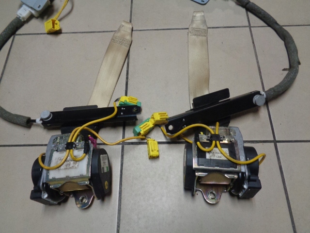 фото №7, Ремені безпеки перед vw phaeton 02-10 beż