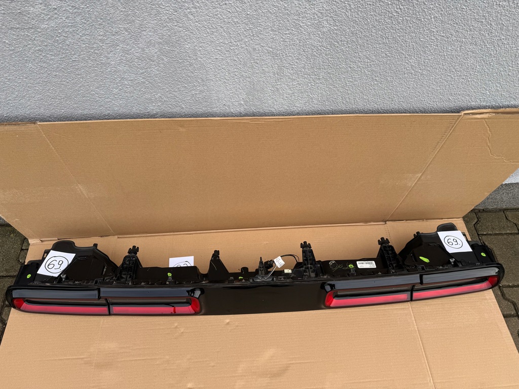 фото №11, Dodge challenger накладка задні лампи 2015+