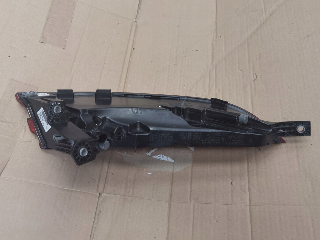 фото №13, Porsche panamera 971 - лампа задняя правая комбинированная