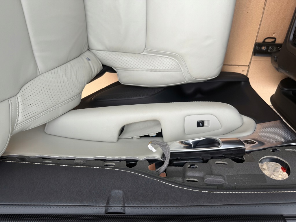 фото №6, Volvo xc90 dark r-design сиденья заднее сиденье обшивки bowers 7 человек