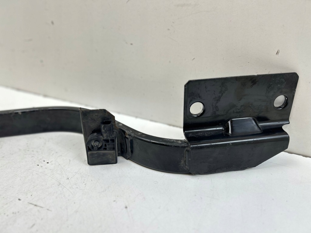 2016 tesla model s нижні кронштейн радіатора 100527400b Зі Шроту