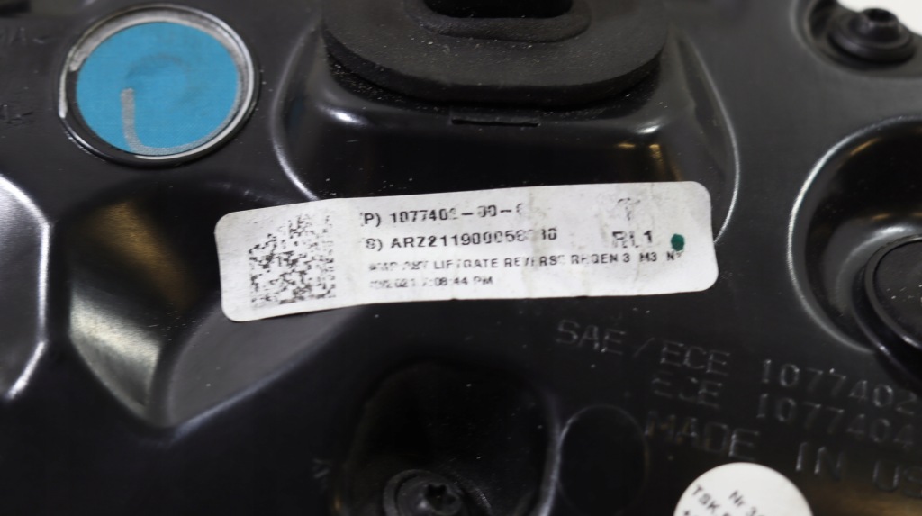 Tesla 3 y 2020 - 2025 лампа правая задний  задняя стоп-сигнал тормоза 11077402-00-c в Украине