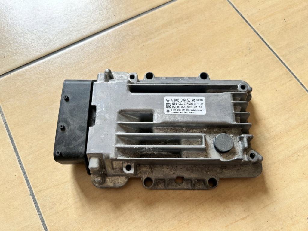 фото №1, Бортовой компьютер блок управления двигателя mercedes w251 3.0 cdi