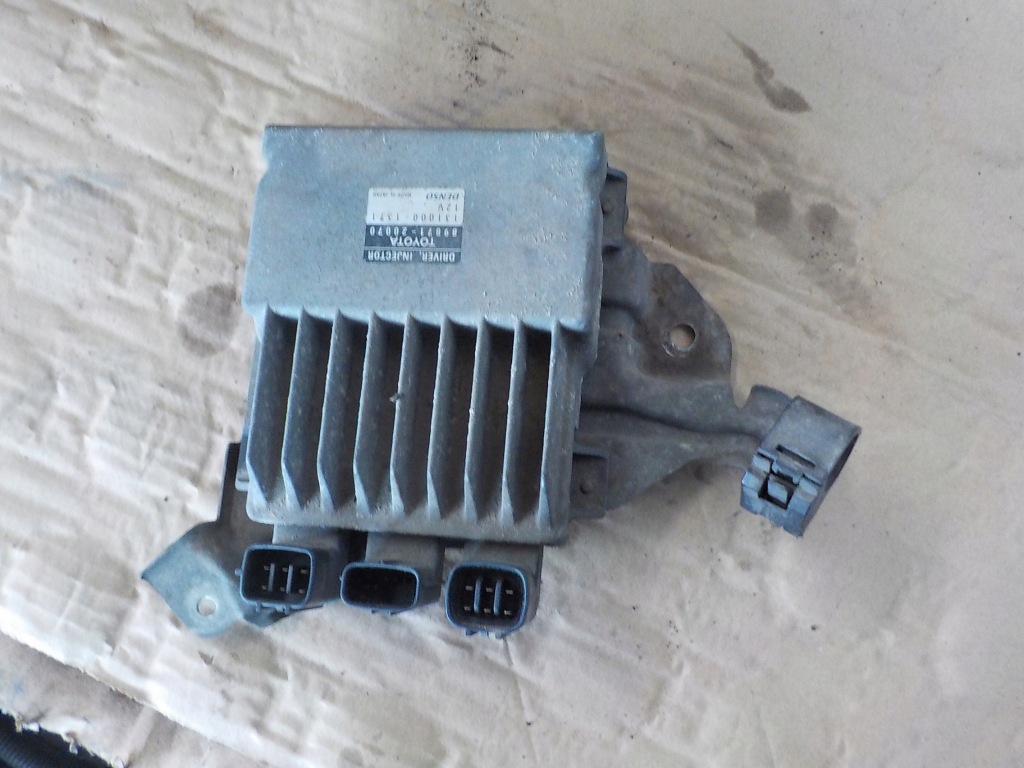 фото №1, Toyota avensis 2.2 d-cat модуль форсунок 8987120070