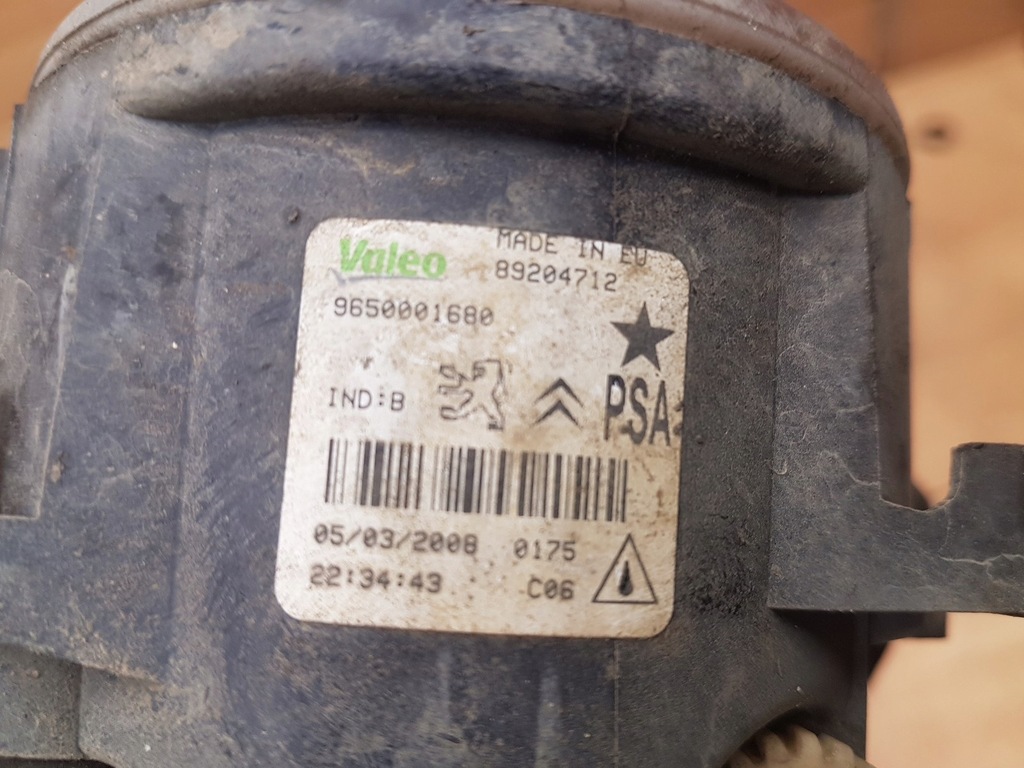 фото №3, Противотуманная фара перед peugeot 207