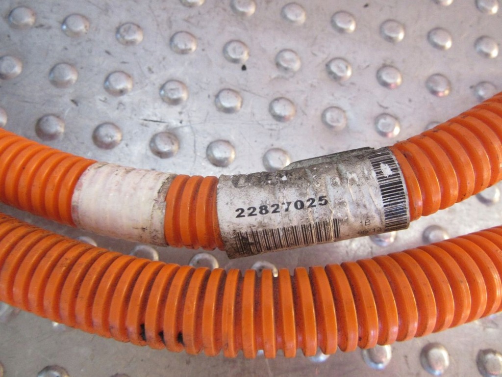 фото №10, Chevrolet volt 2013 клема шланг акумулятора