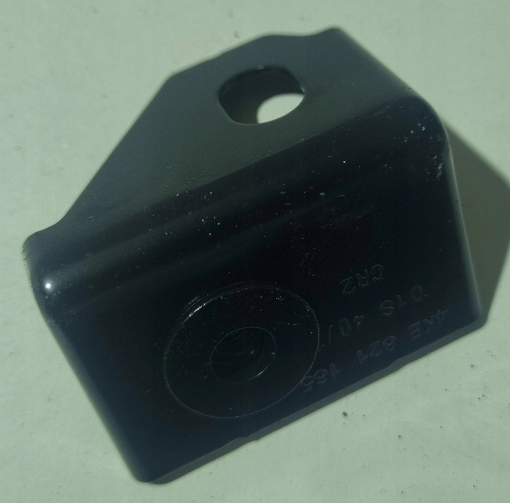 фото №1, Кронштейн правого передний крыла audi