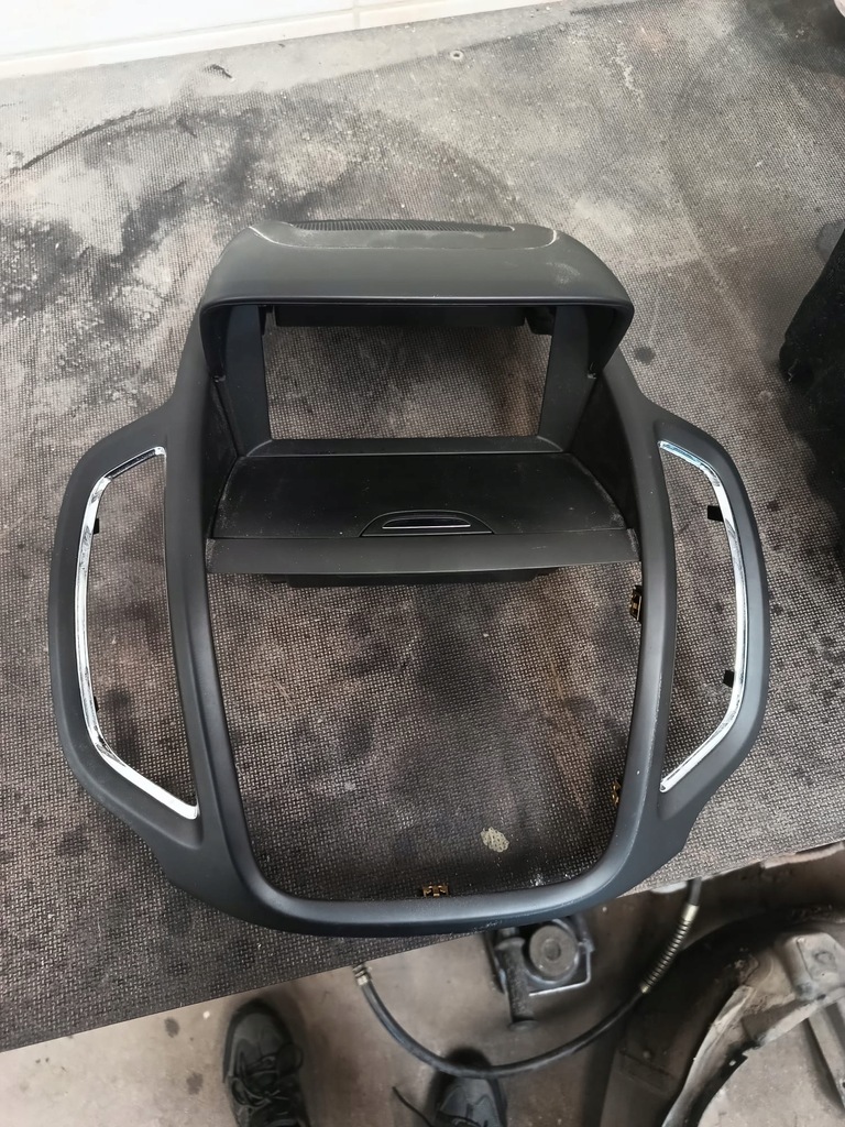 фото №1, Opel zafira c рамка радіо бардачок navi 900 13383140