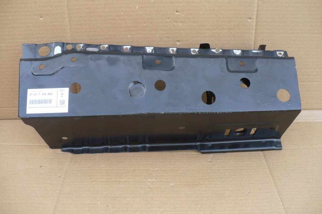 фото №1, Bmw 3 e90 e91 - порог обшивка правый задняя