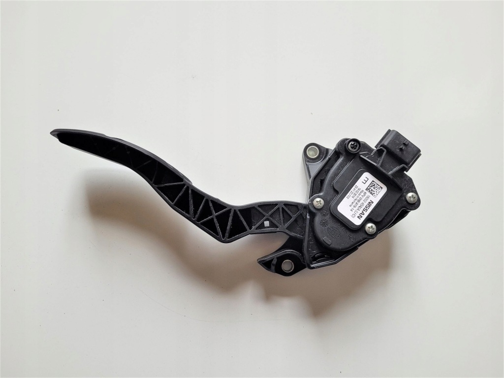 фото №2, Nissan rogue 2015 педалі