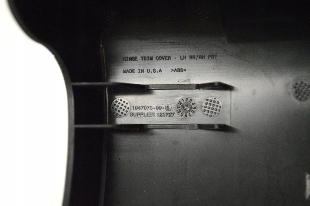 Tesla model x 2017 інше елементи оздоблення багажника в Україні