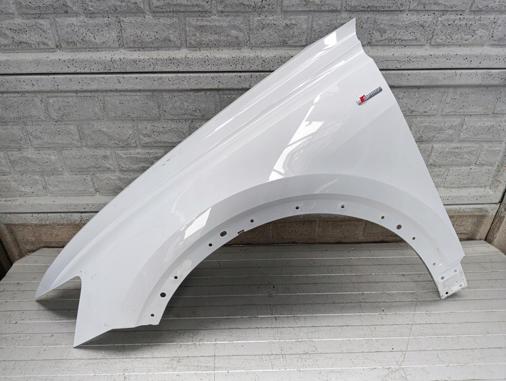 фото №1, Audi q8 q 8 крила передній лівий оригінал