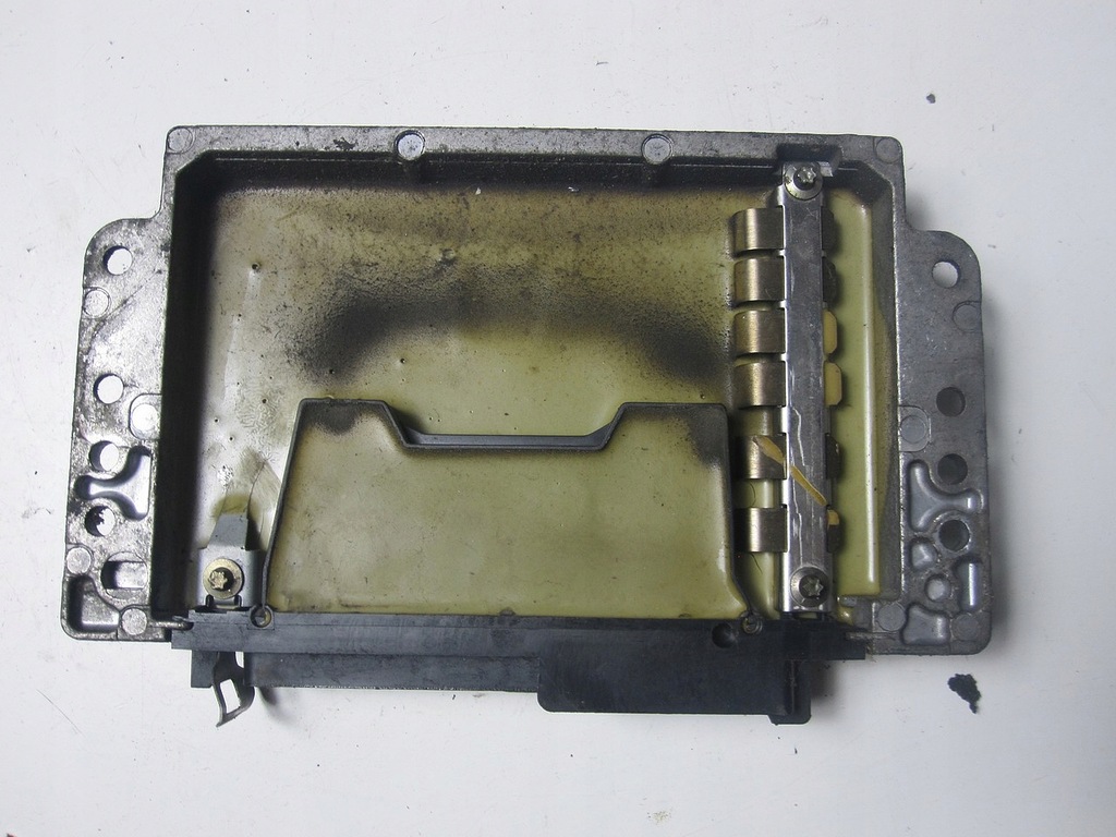 фото №6, Бортовой компьютер блок управления renault clio 1.6 99r