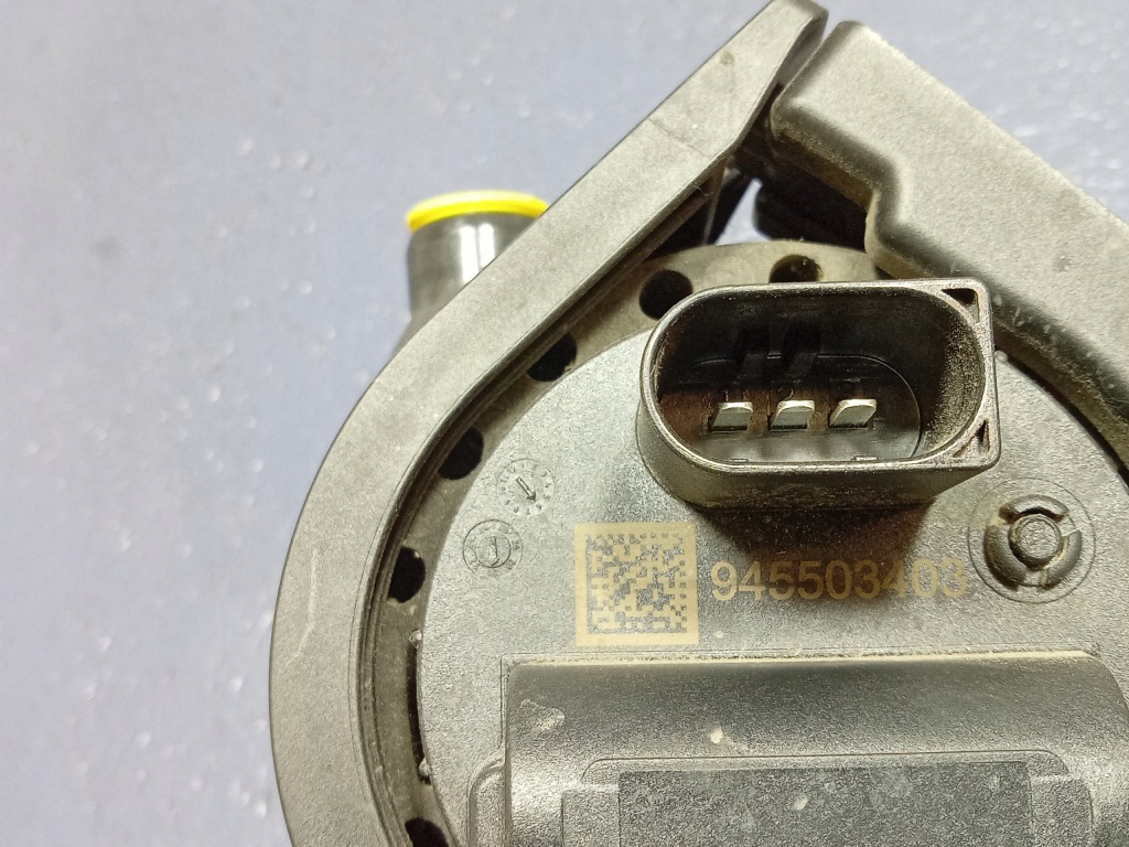 Bmw ix i20 насос воды электрическая 9455034 Недорого