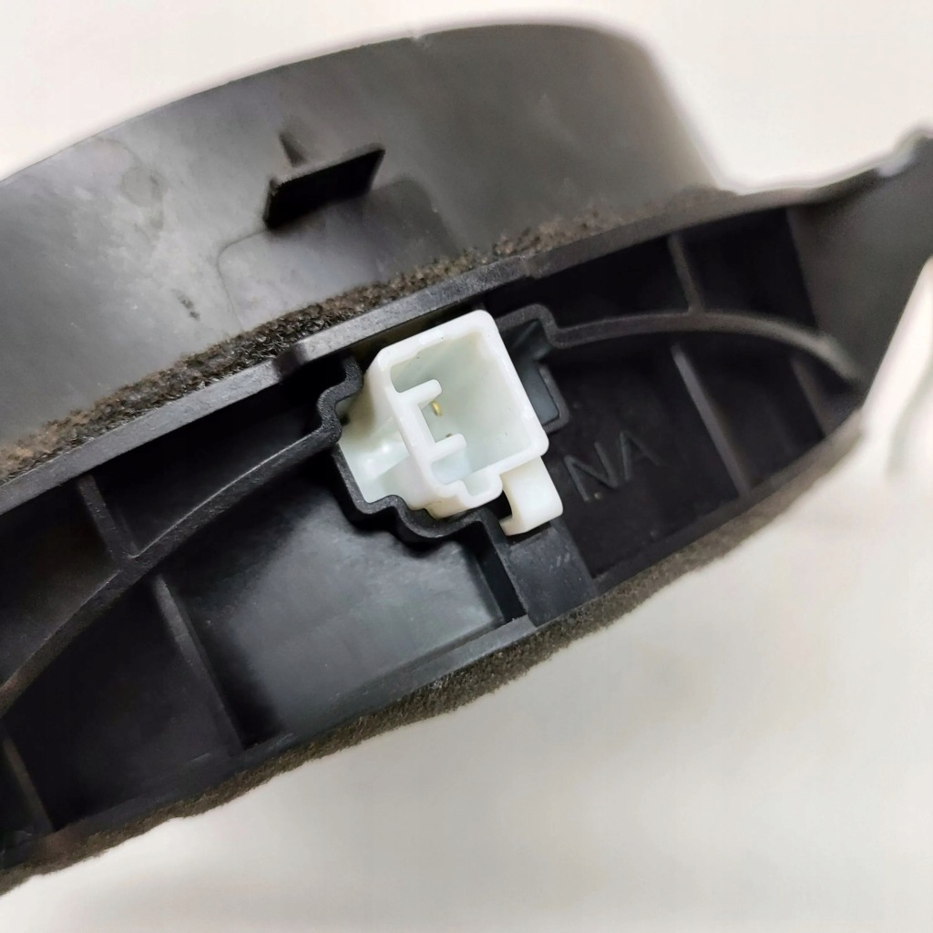 Lexus ux 2019 ліва сторона динамік двері задніх в Україні