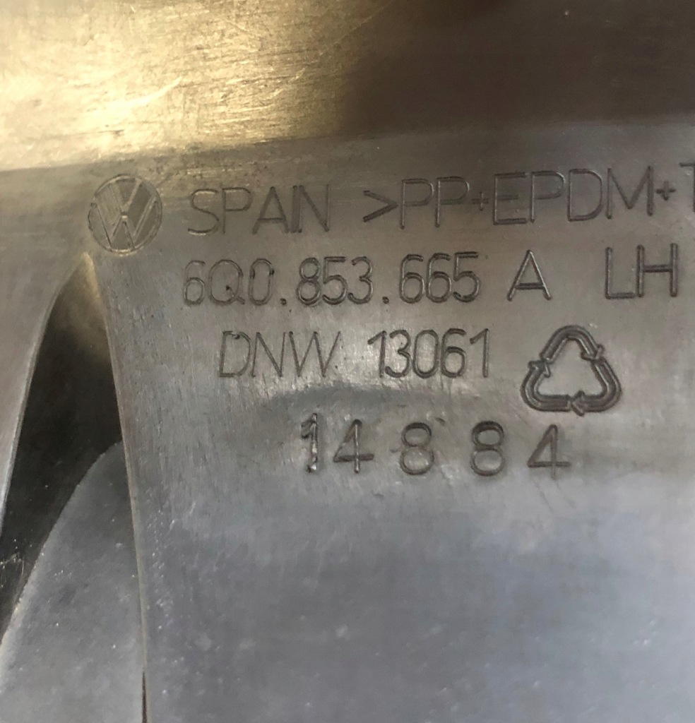 фото №13, Решётка w бампер левая vw polo 6r 02- 6q0853665a