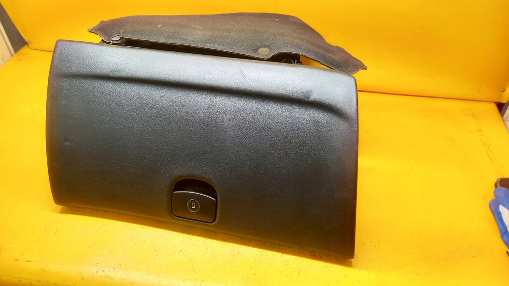 фото №6, Бардачок пассажир peugeot 407 04-10r чёрный