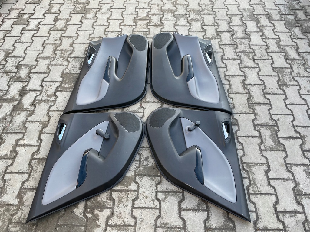 фото №1, Opel corsa e обшивки комплект 5d