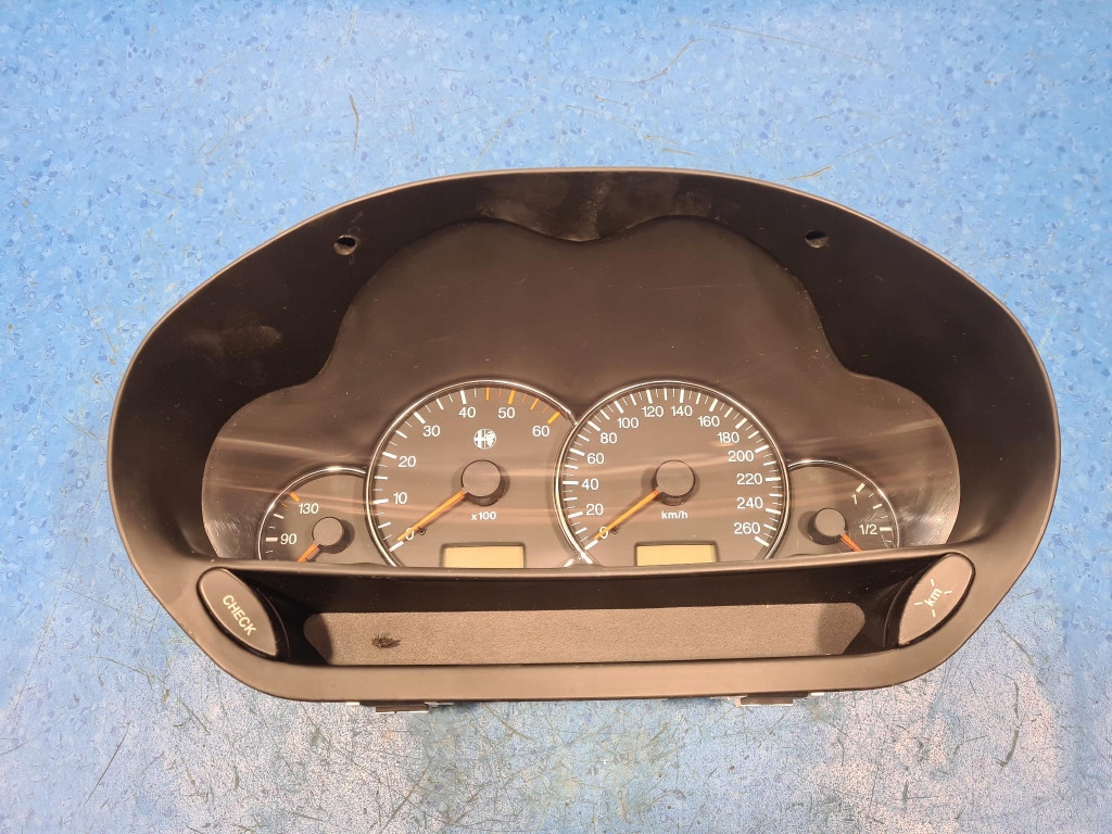 Купити Alfa romeo 166 lift 2.4 jtd лічильник 156048659