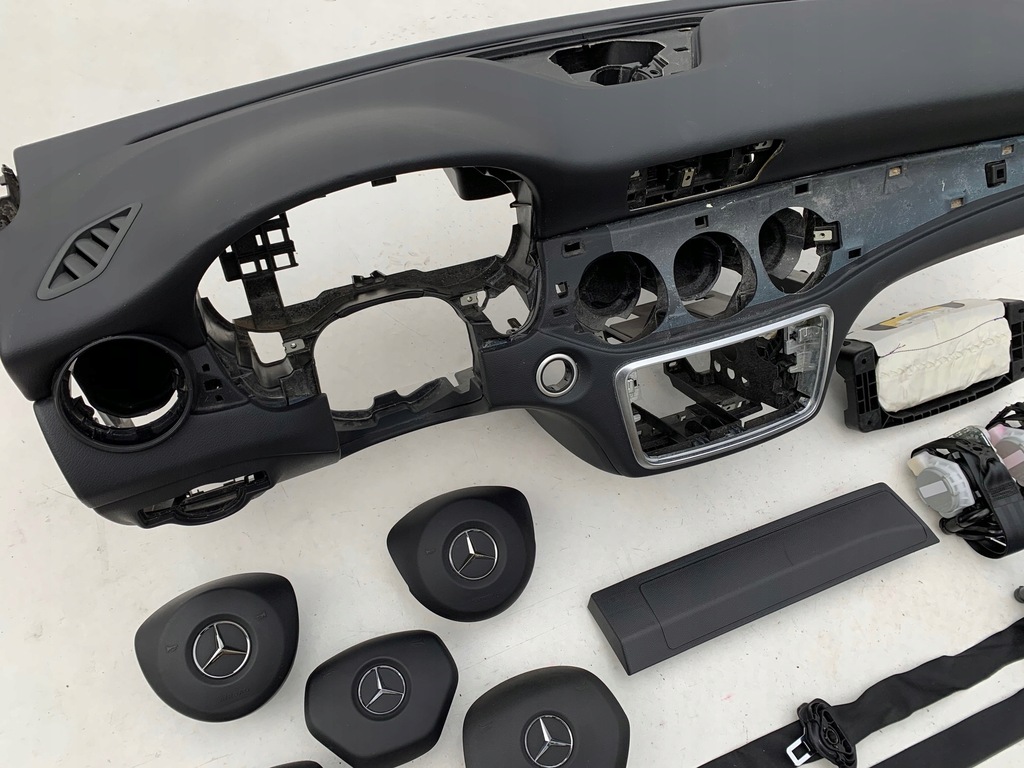 фото №8, Mercedes w117 cla панель приладів панель приладів консоль подушки безпеки