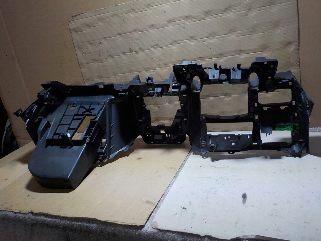 фото №8, Peugeot 301 нижня частина панелі приладової панелі