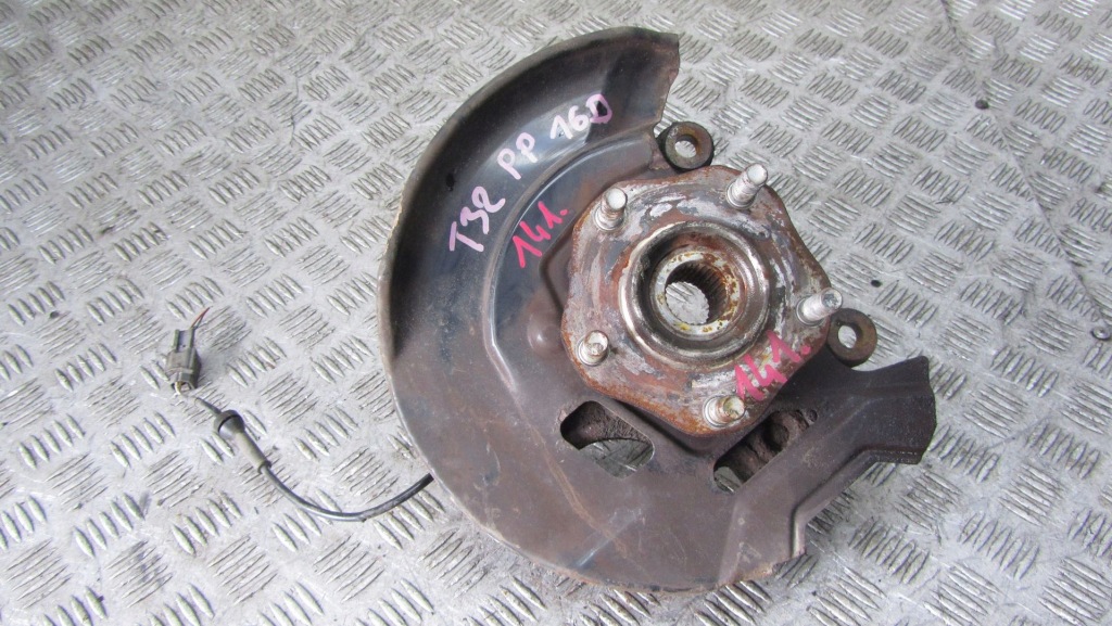 фото №1, Nissan x-trail t32 поворотный кулак правая перед 14-